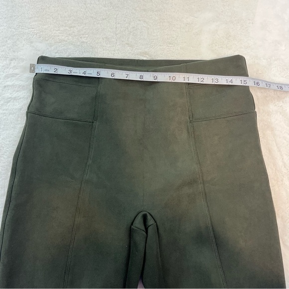 Spanx Faux Suede Leggings in Deep Green Womans Size LG Pull On Center Seam  - Picture 11 of 13